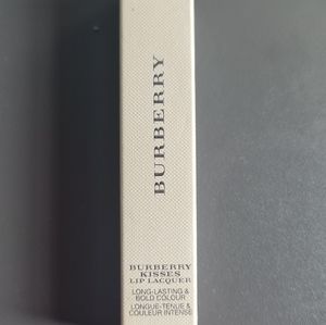Burberry original kisses lip lacquer